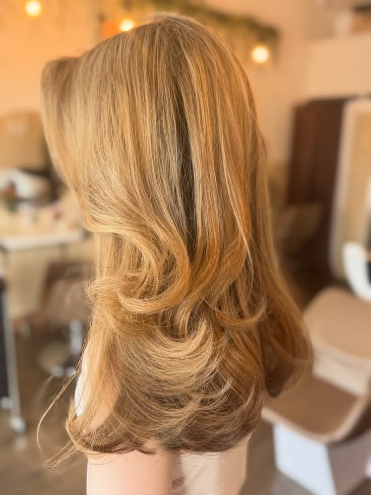 Warm Blonde Layers with Turned Ends